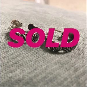 Discontinued James Avery Rose Earrings